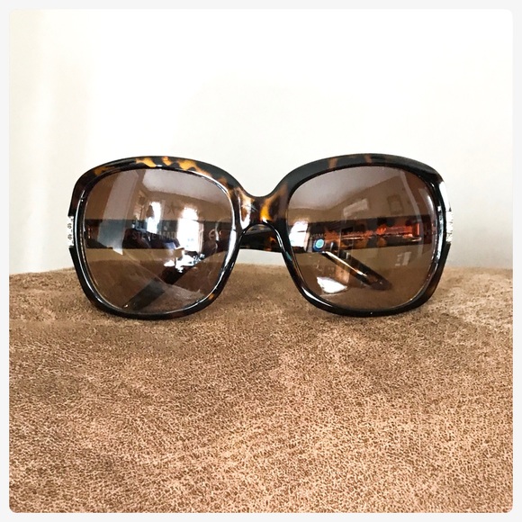 SOLD!  NWOT Steve Madden Bling Sunny’s - Picture 2 of 4